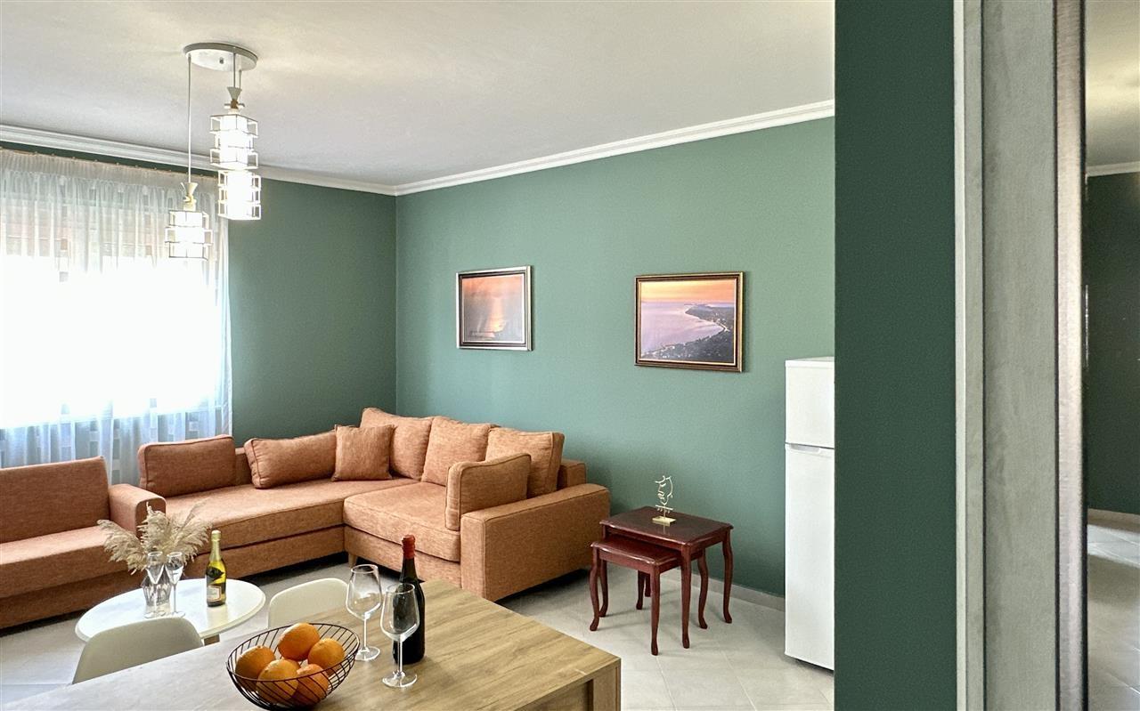 APARTAMENT 2+1 ME QERA DITORE/MUJORE NE LUNGOMARE