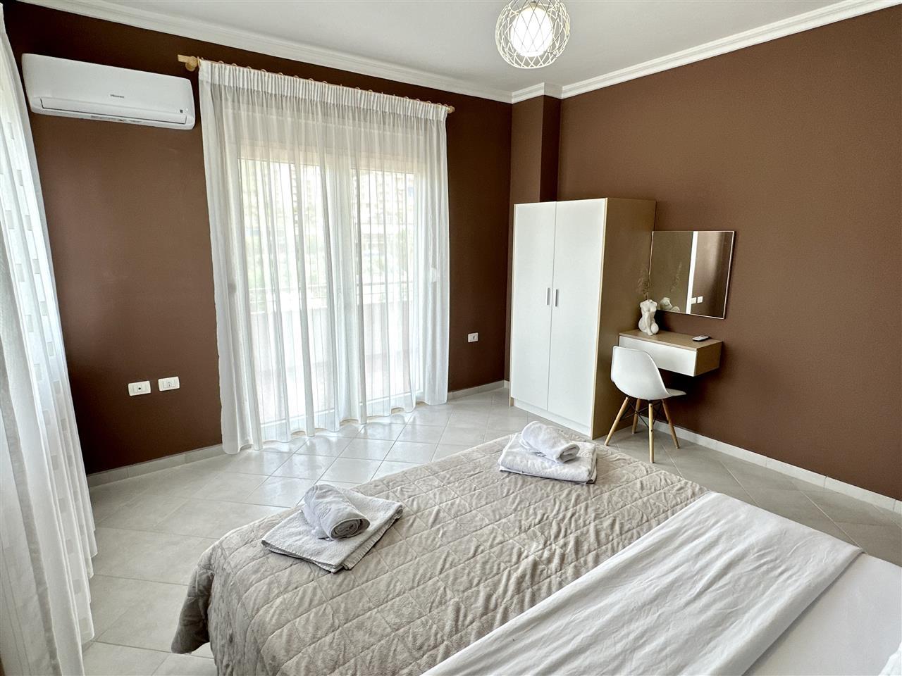 APARTAMENT 2+1 ME QERA DITORE/MUJORE NE LUNGOMARE