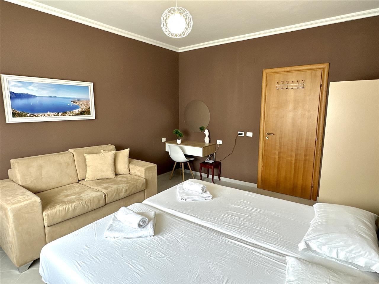 APARTAMENT 2+1 ME QERA DITORE/MUJORE NE LUNGOMARE