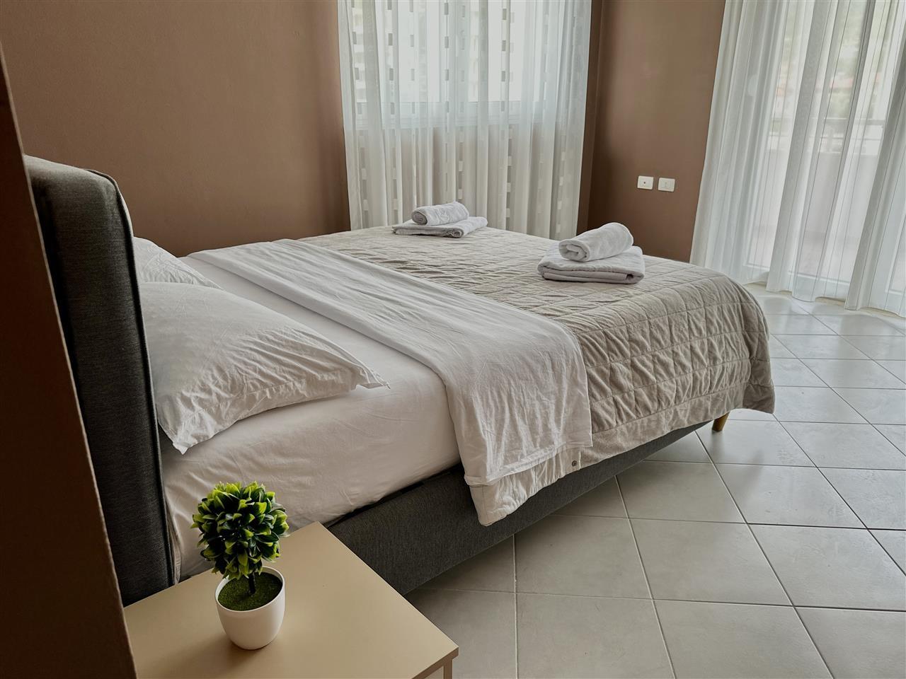 APARTAMENT 2+1 ME QERA DITORE/MUJORE NE LUNGOMARE