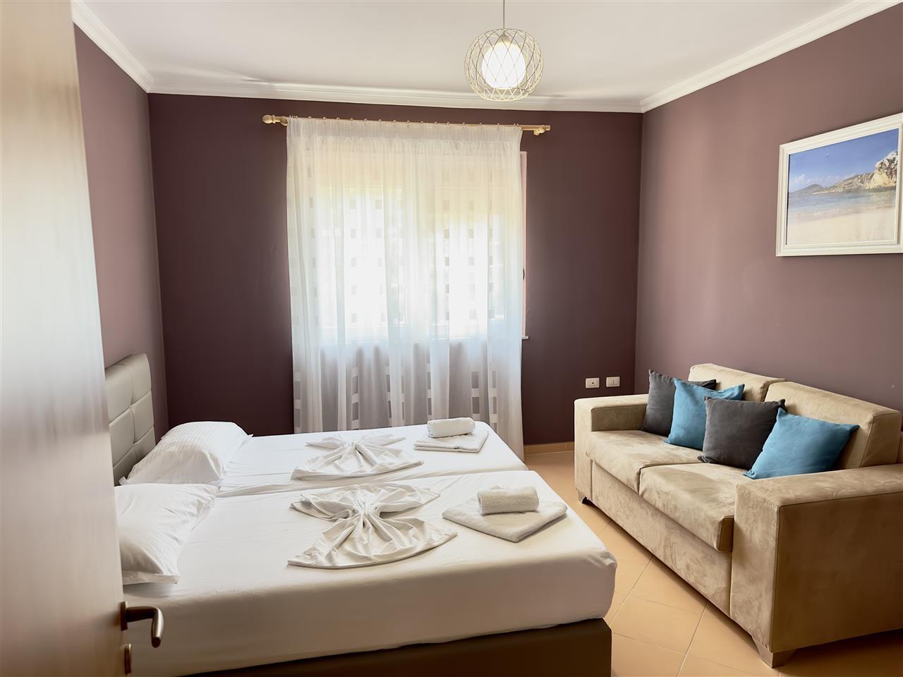 APARTAMENT 2+1 ME QERA DITORE/MUJORE NE LUNGOMARE