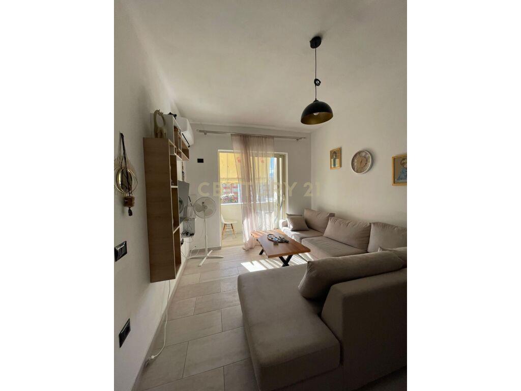 JEPET ME QIRA APARTAMENT 1+1 NE PLAZH RROTA KUQE!