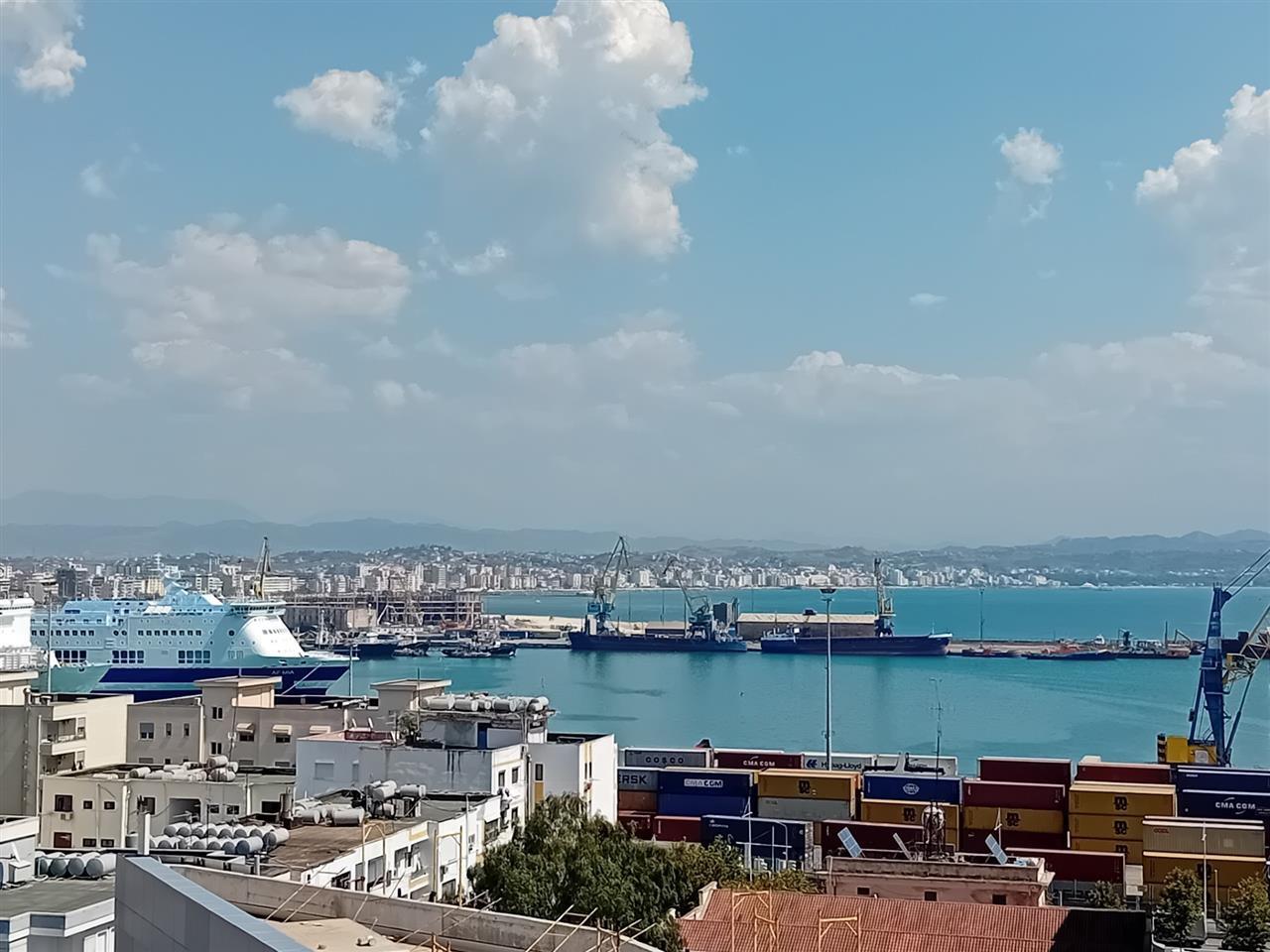 APARTAMENT 2+1 ME QIRA, QENDER PAMJE NGA DETI