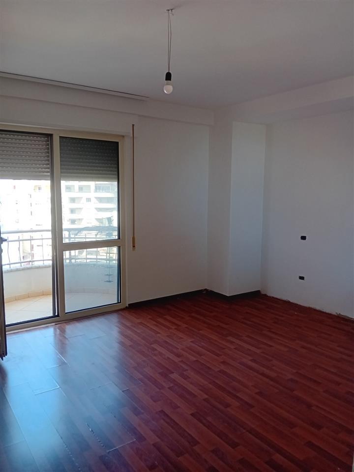 APARTAMENT 2+1 ME QIRA, QENDER PAMJE NGA DETI