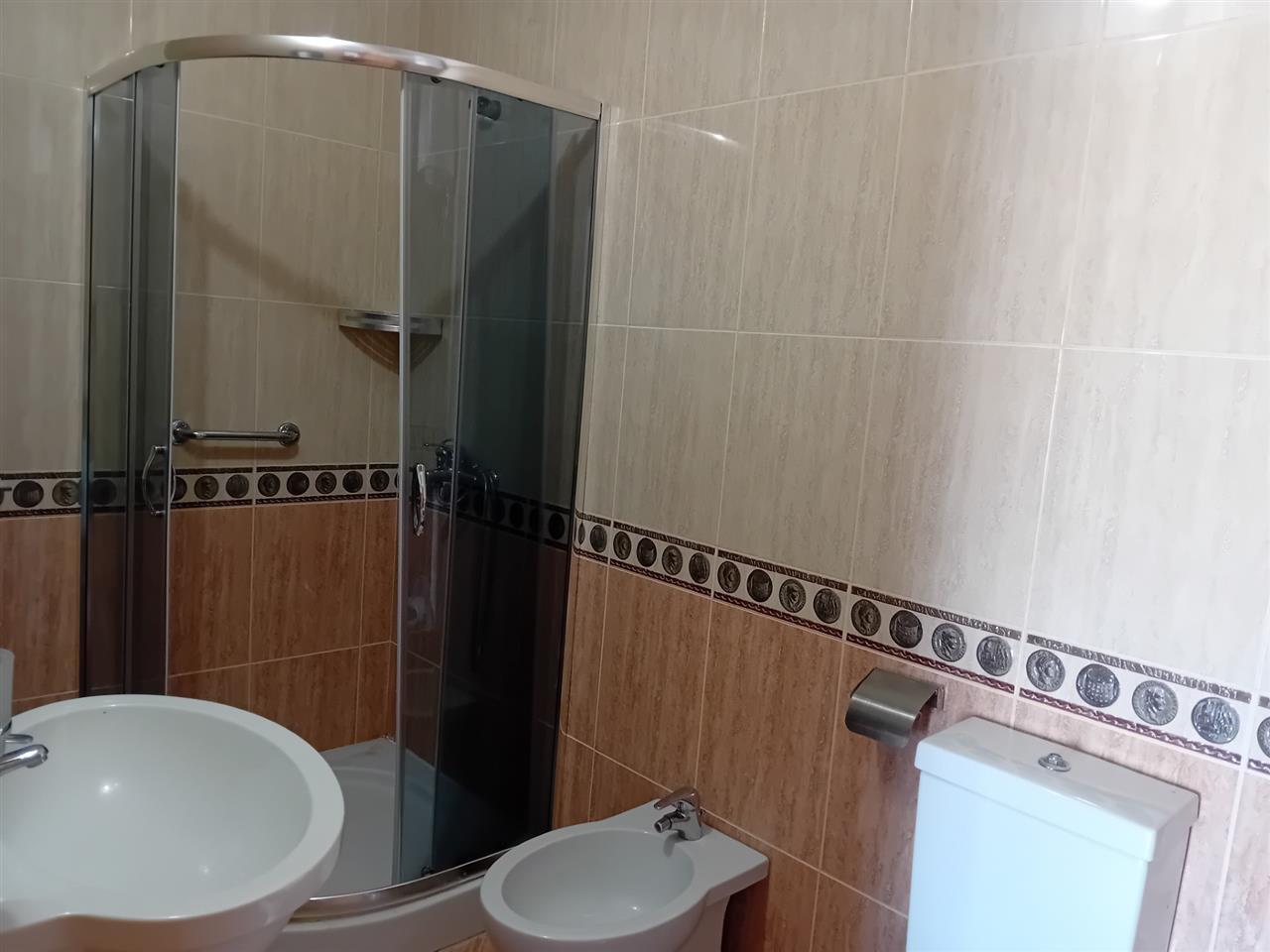APARTAMENT 2+1 ME QIRA, QENDER PAMJE NGA DETI