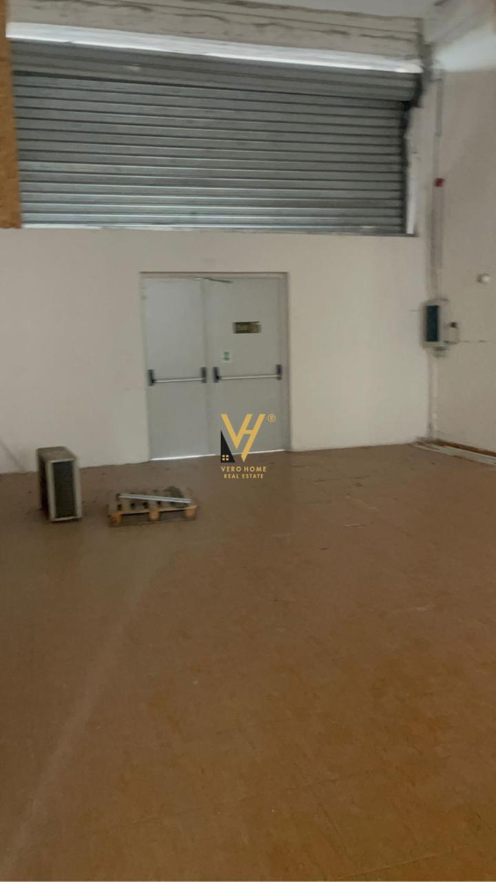 MAGAZINE 330 M2 ME QERA TE RRUGA 5 MAJ 2.310 EURO