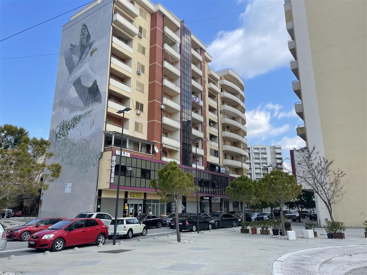 APARTAMENT 1+1 ME QERA DITORE/MUJORE