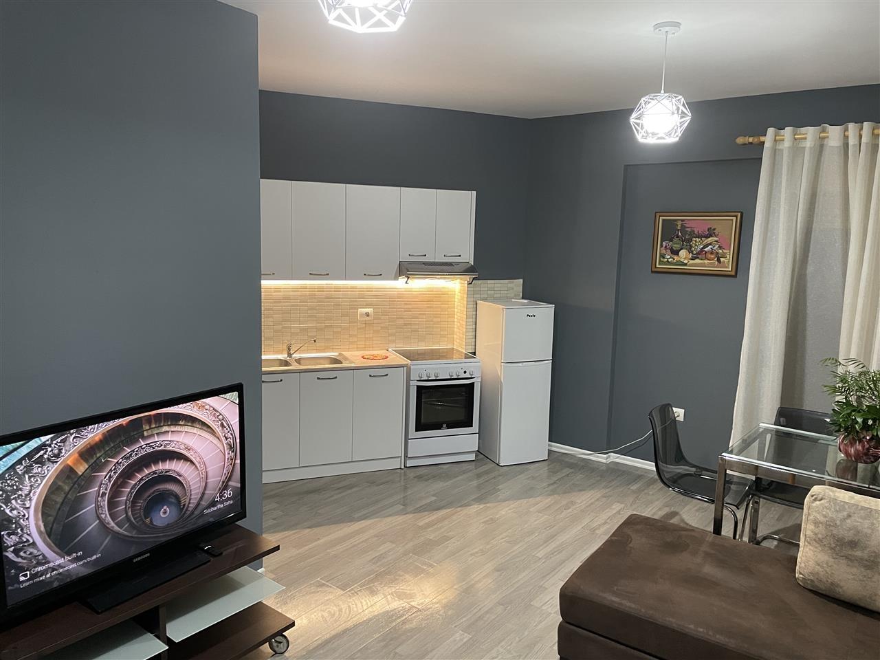 APARTAMENT 1+1 ME QERA DITORE/MUJORE