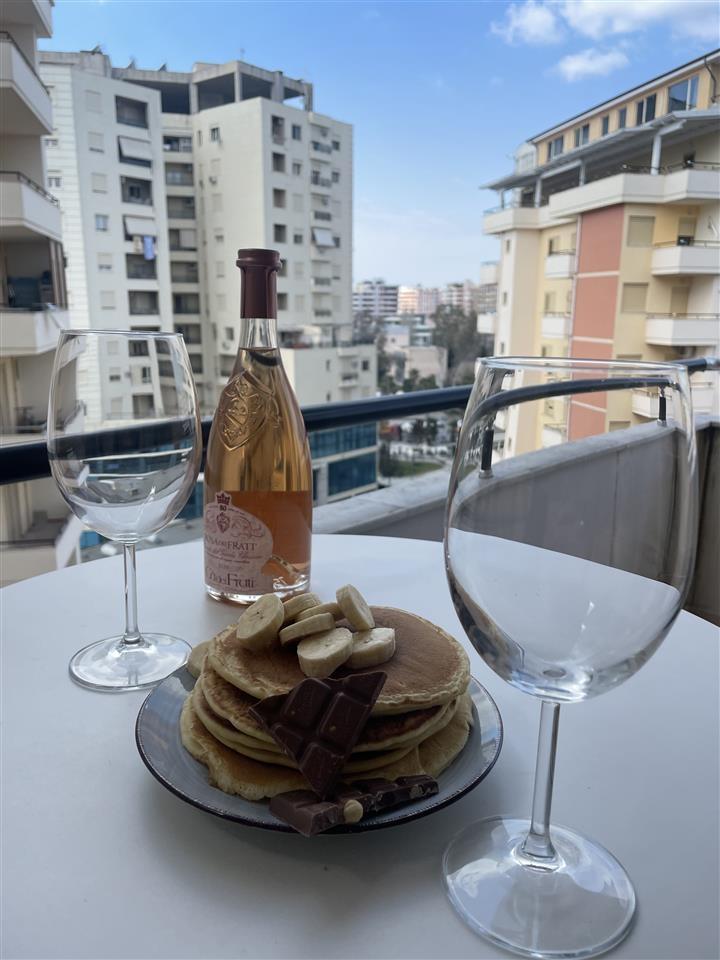 APARTAMENT 1+1 ME QERA DITORE/MUJORE