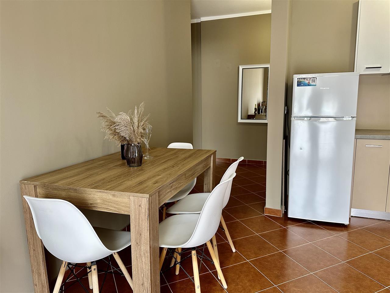 APARTAMENT 1+1 ME QERA DITORE/MUJORE