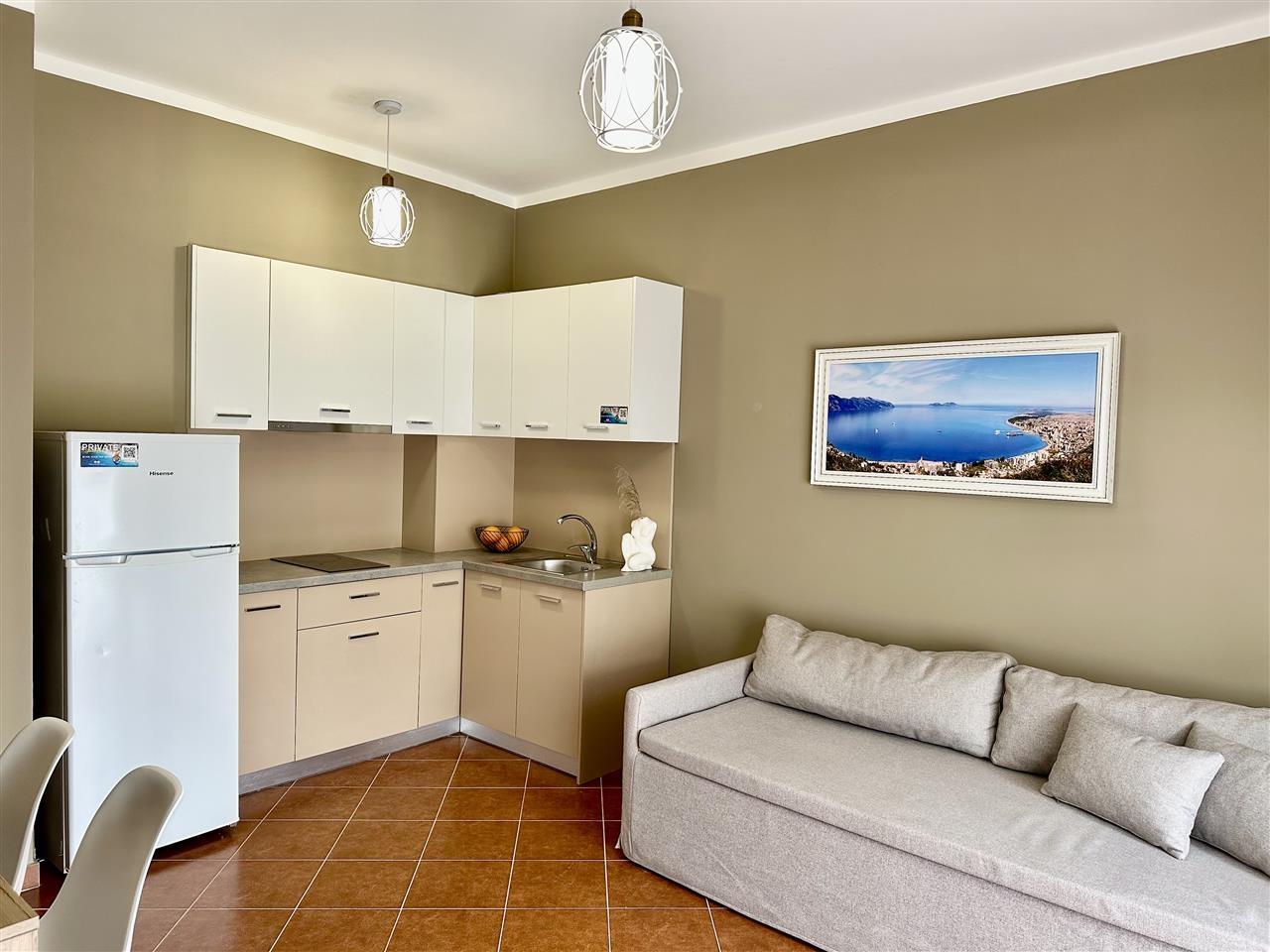 APARTAMENT 1+1 ME QERA DITORE/MUJORE