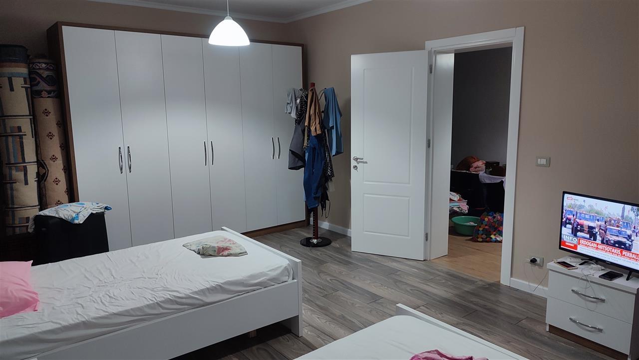 Shitet vilë 2 katshe në lagjen 1 maj