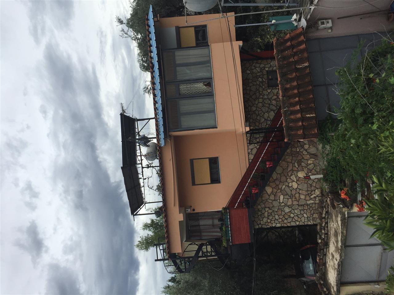 SHTËPI-DYQAN-GARAZH bashkë