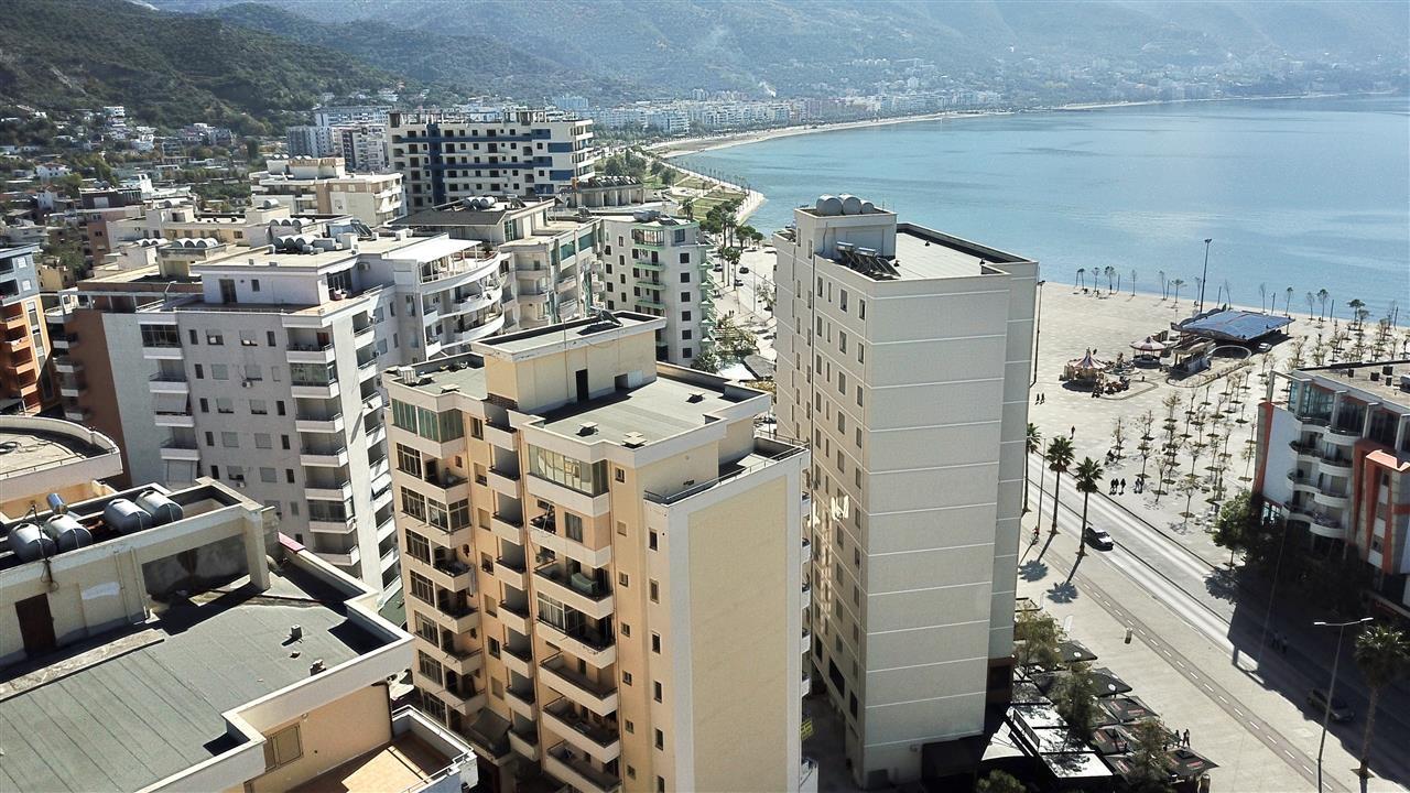 APARTAMENT 1+1 ME QERA DITORE/MUJORE