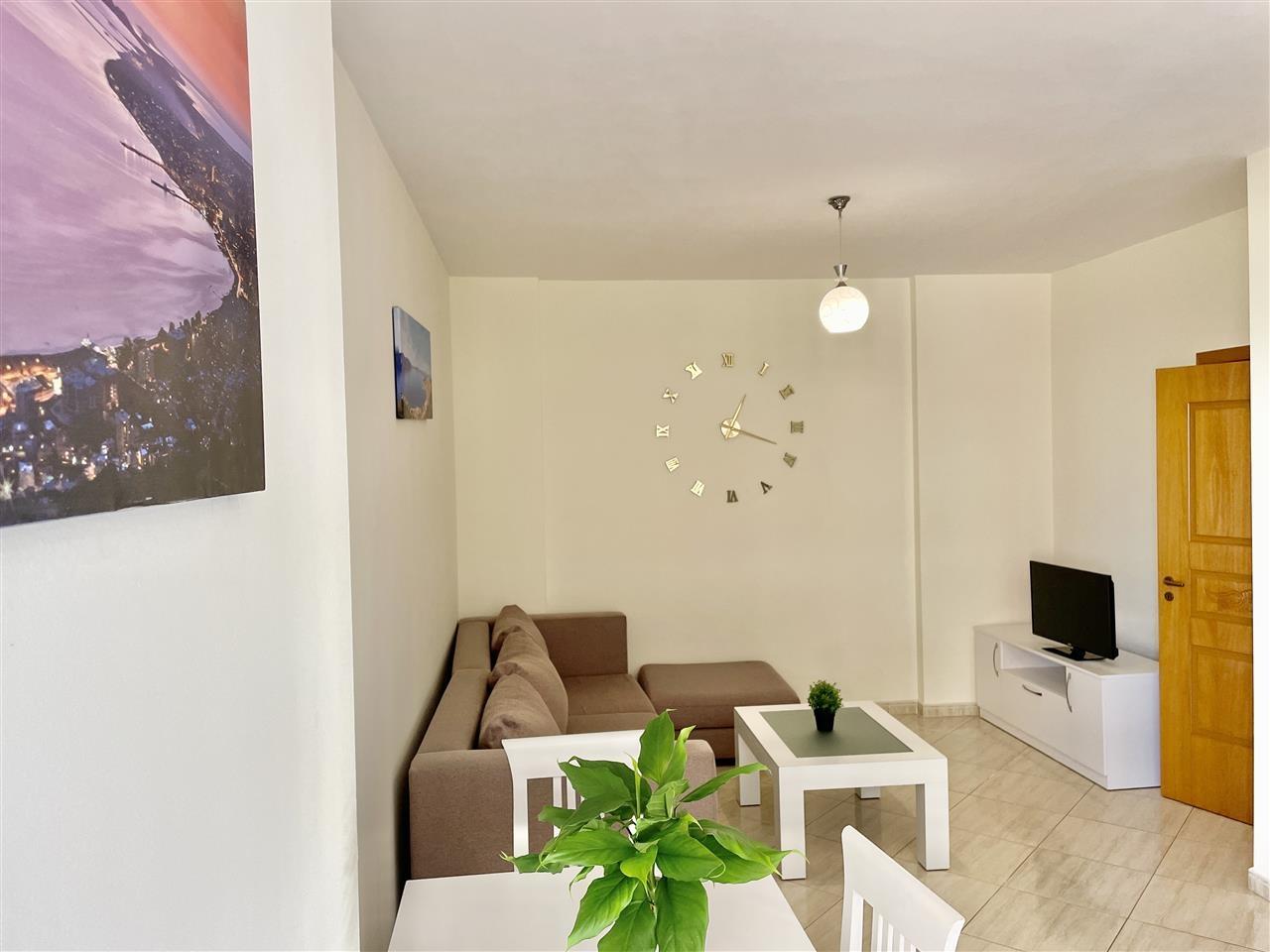 APARTAMENT 1+1 ME QERA DITORE/MUJORE