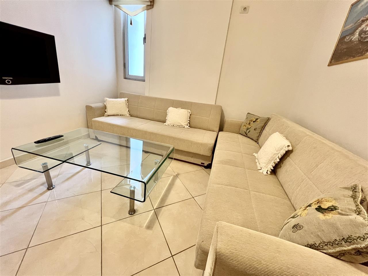 APARTAMENT 1+1 ME QERA DITORE/MUJORE