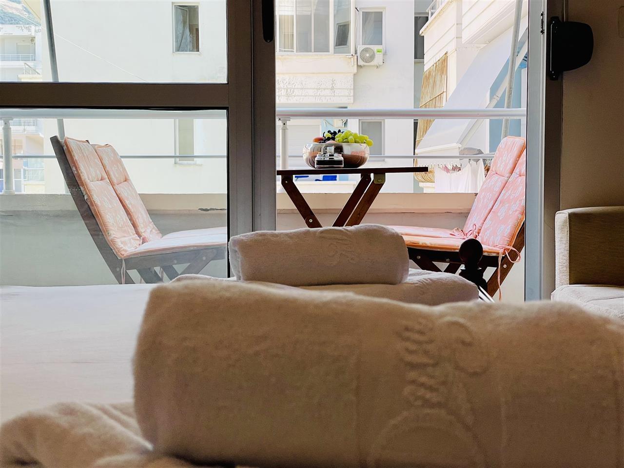 APARTAMENT 1+1 ME QERA DITORE/MUJORE