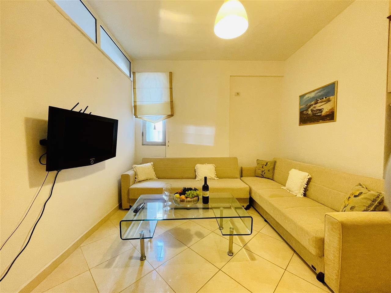 APARTAMENT 1+1 ME QERA DITORE/MUJORE
