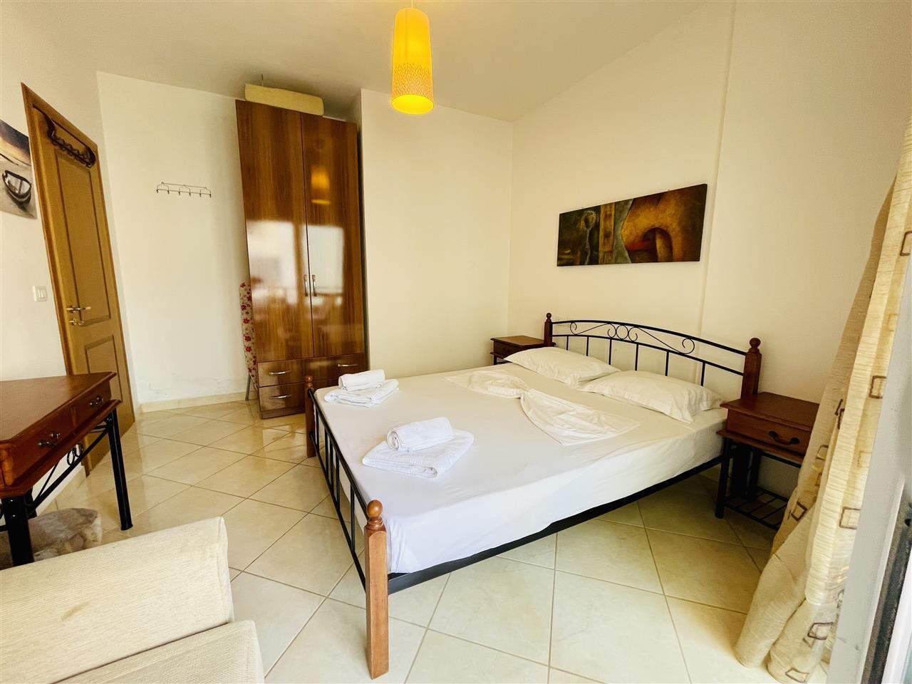 APARTAMENT 1+1 ME QERA DITORE/MUJORE