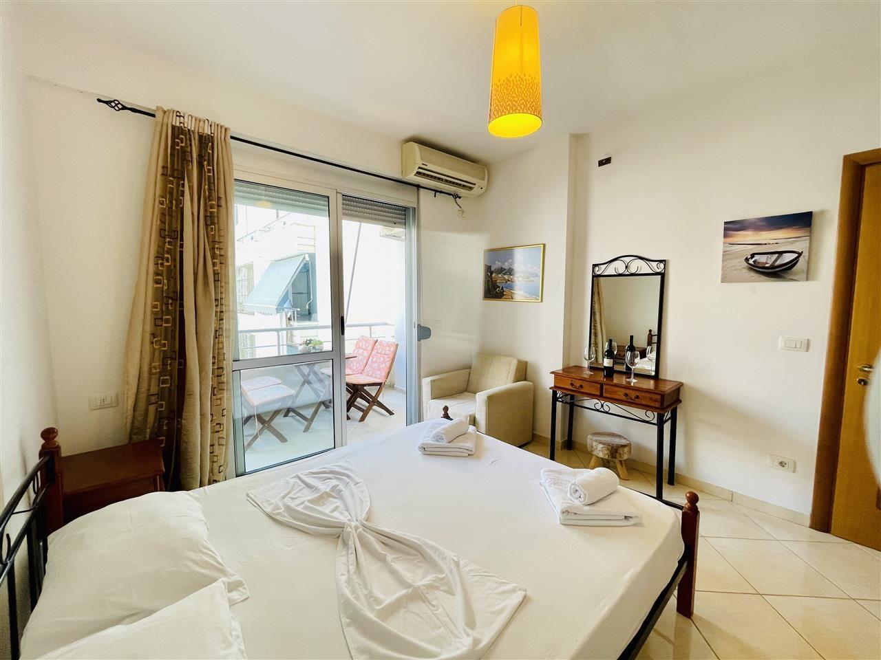 APARTAMENT 1+1 ME QERA DITORE/MUJORE