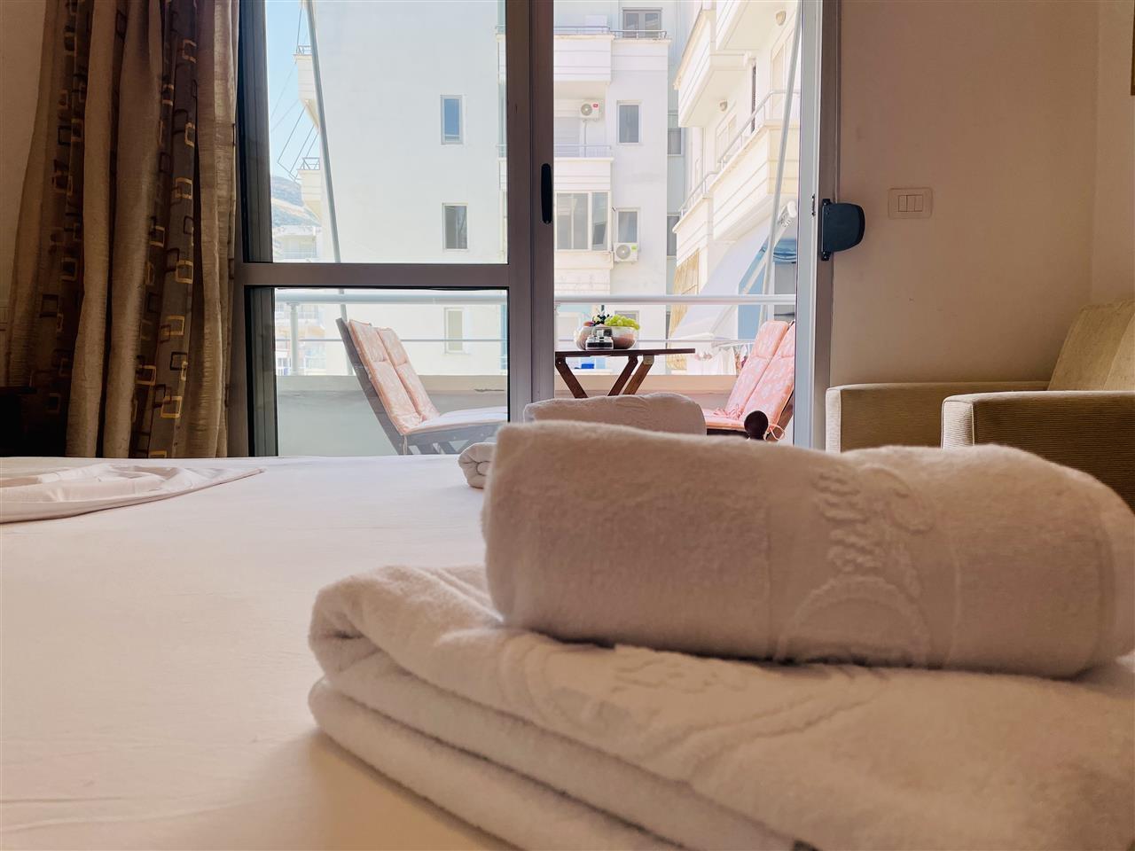 APARTAMENT 1+1 ME QERA DITORE/MUJORE