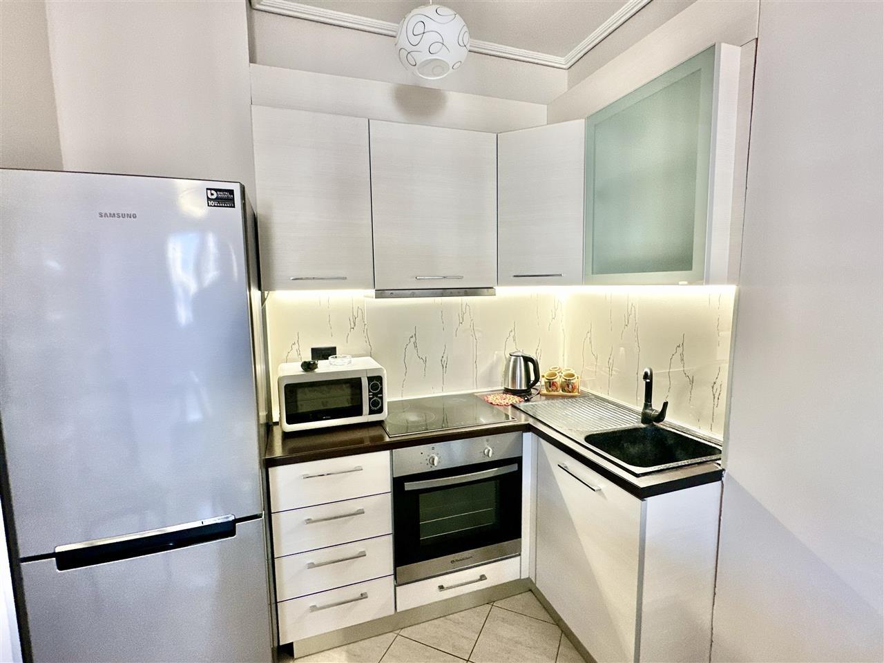 APARTAMENT 2+1 ME QERA DITORE/MUJORE