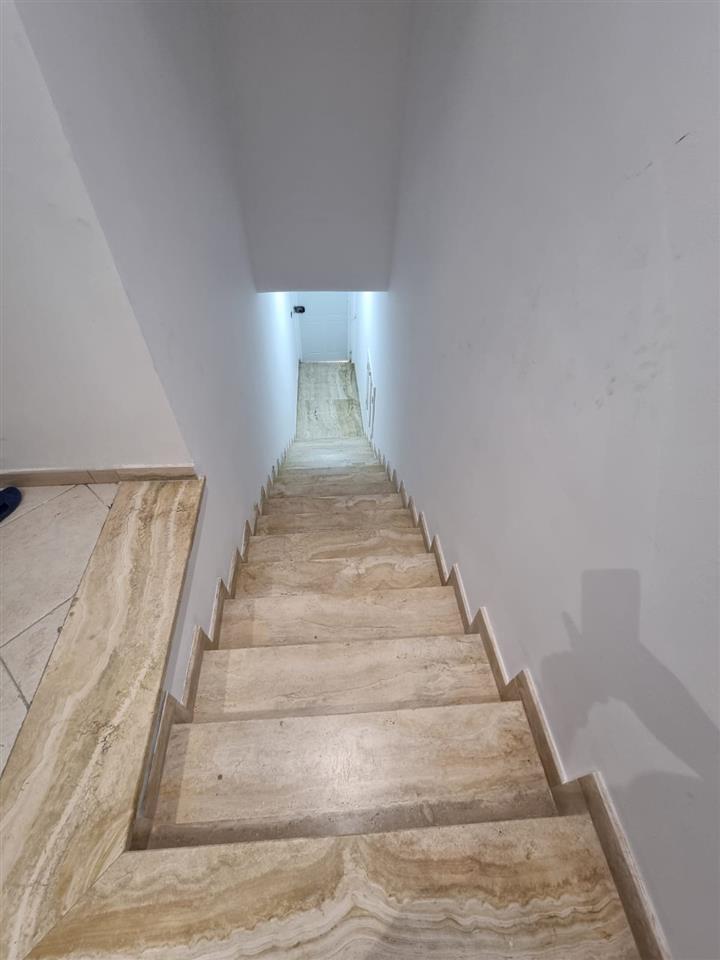 Apartament 3+1 me qira ne qender te Durresit