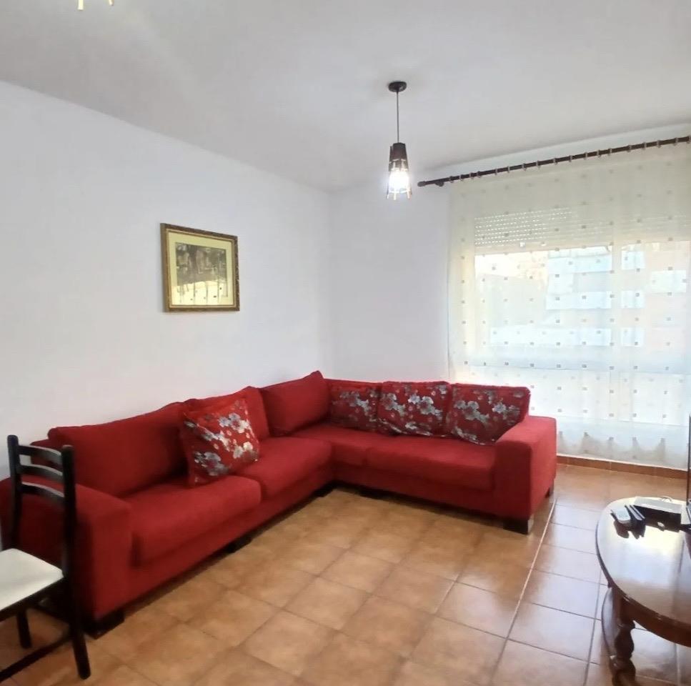Jepet me qera apartament 1+1 i mobliluar
