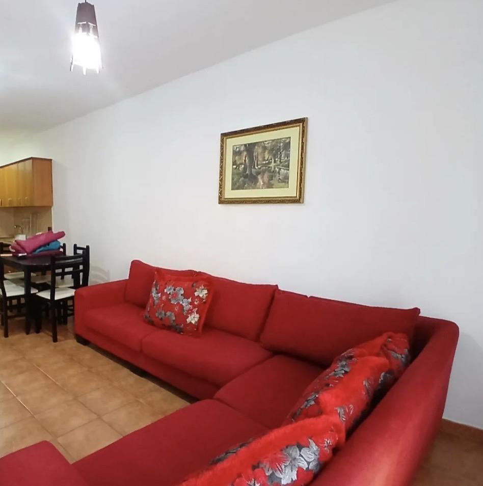 Jepet me qera apartament 1+1 i mobliluar