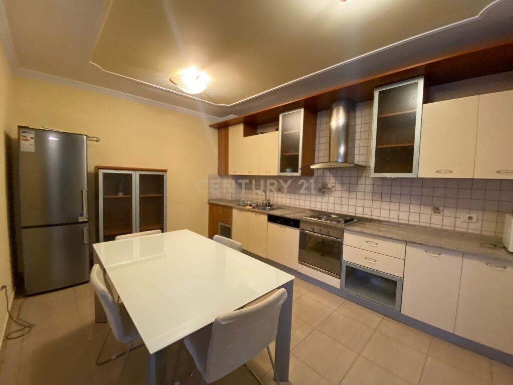 Qira Apartament 2+1+2 Garda €900