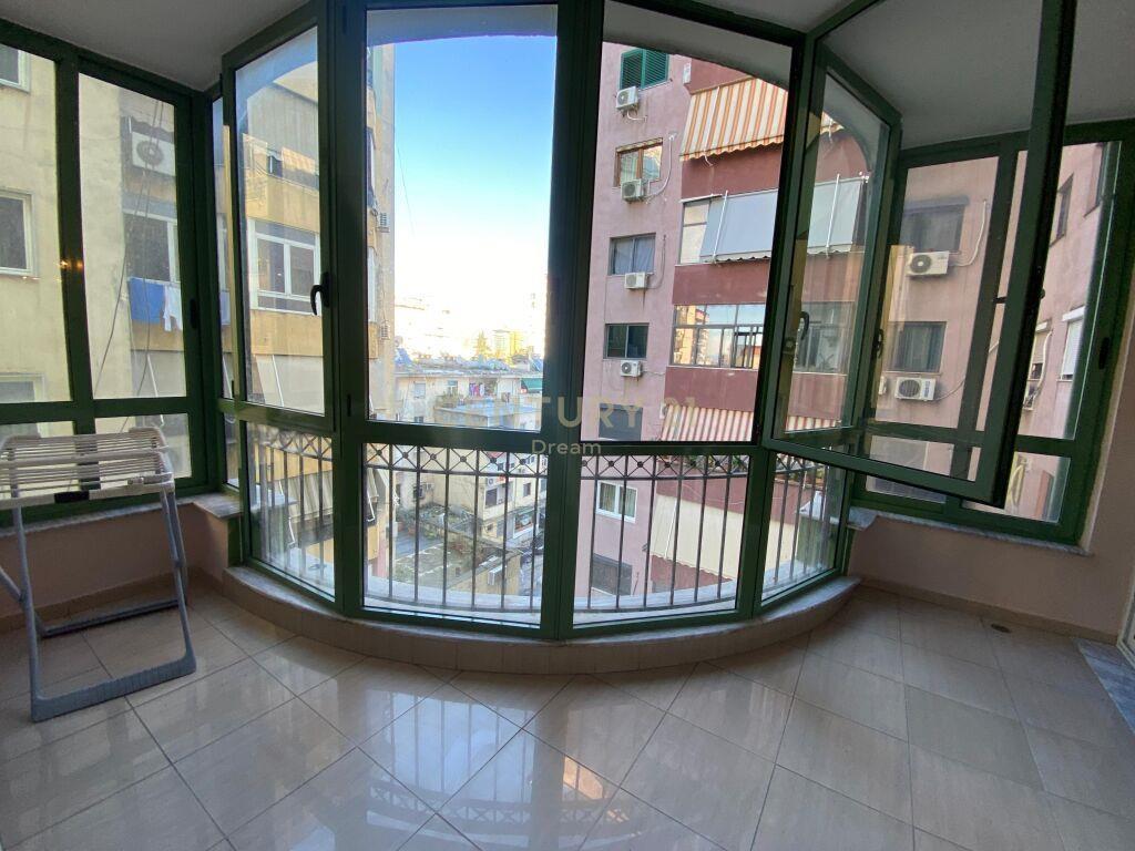 Qira Apartament 2+1+2 Garda €900