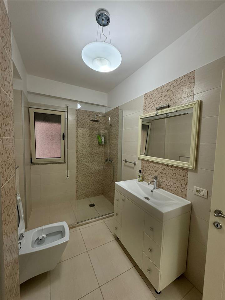 Apartament me qera qender Shkoder