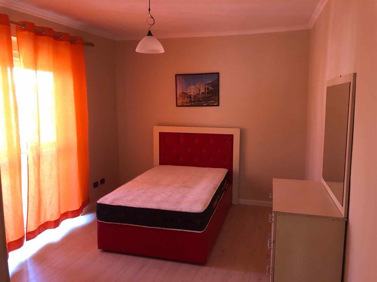 Jepet me qera apartament 2+1ne qender te Tiranes