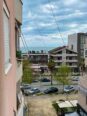 Shitet Apartament me pamje anesore nga deti rrota kuqe plazh