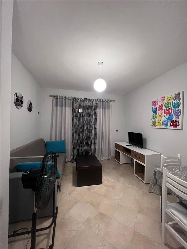 Jepet apartament me qera rrota kuqe Durrës