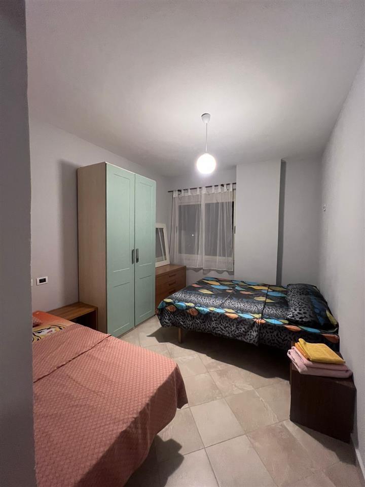 Jepet apartament me qera rrota kuqe Durrës
