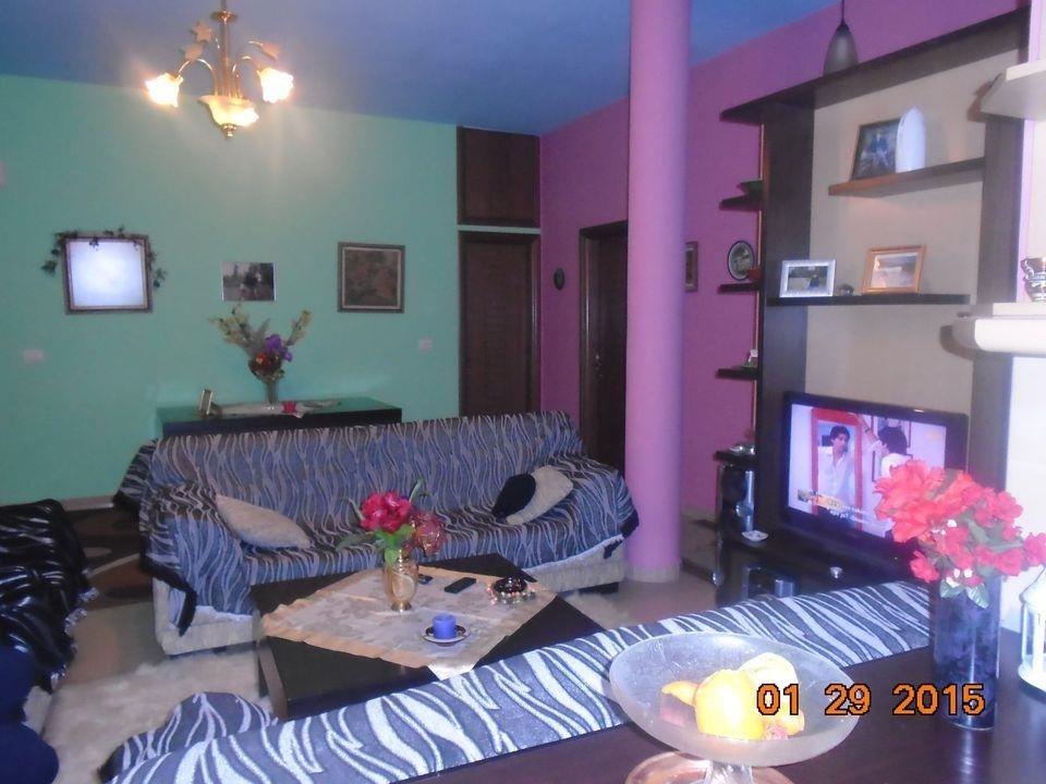 Shitet ose jepet, me qera ndertesa dy -kateshe