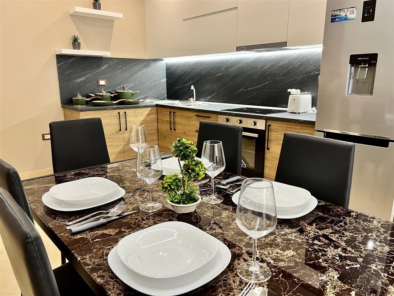 APARTAMENT 2+1 ME QERA DITORE/MUJORE NE LUNGOMARE