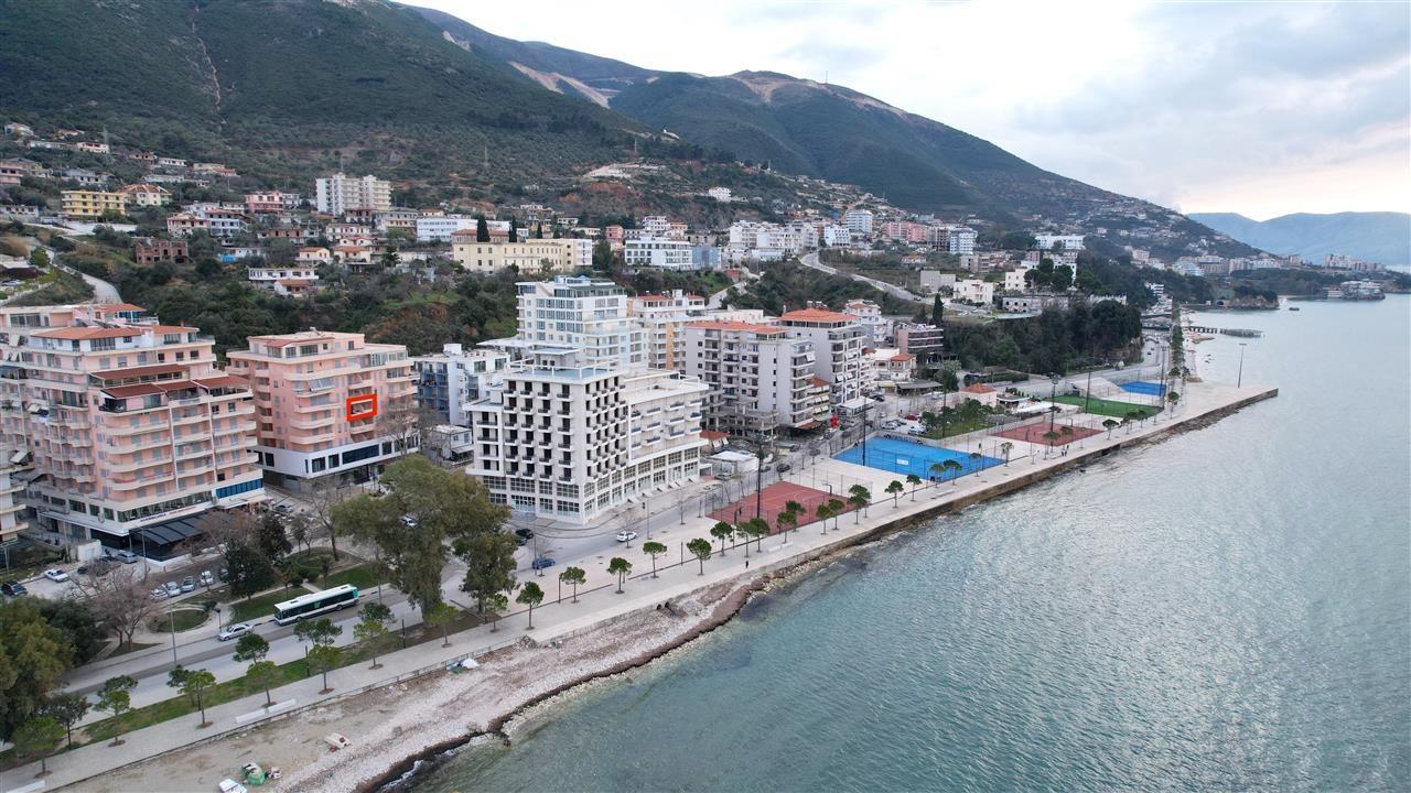 APARTAMENT 2+1 ME QERA DITORE/MUJORE NE LUNGOMARE