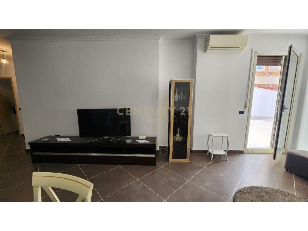 JEPET APARTAMENT 2+1+2 ME QIRA TEK VILA E ZOGUT!