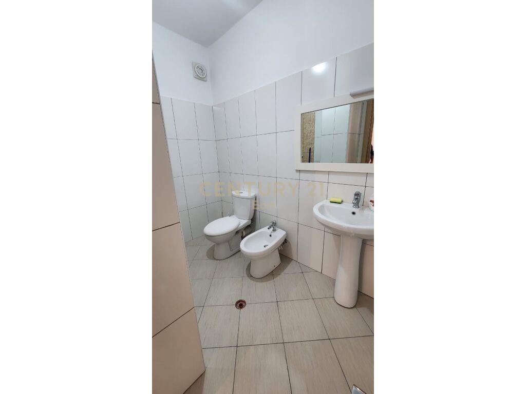 JEPET APARTAMENT 2+1+2 ME QIRA TEK VILA E ZOGUT!