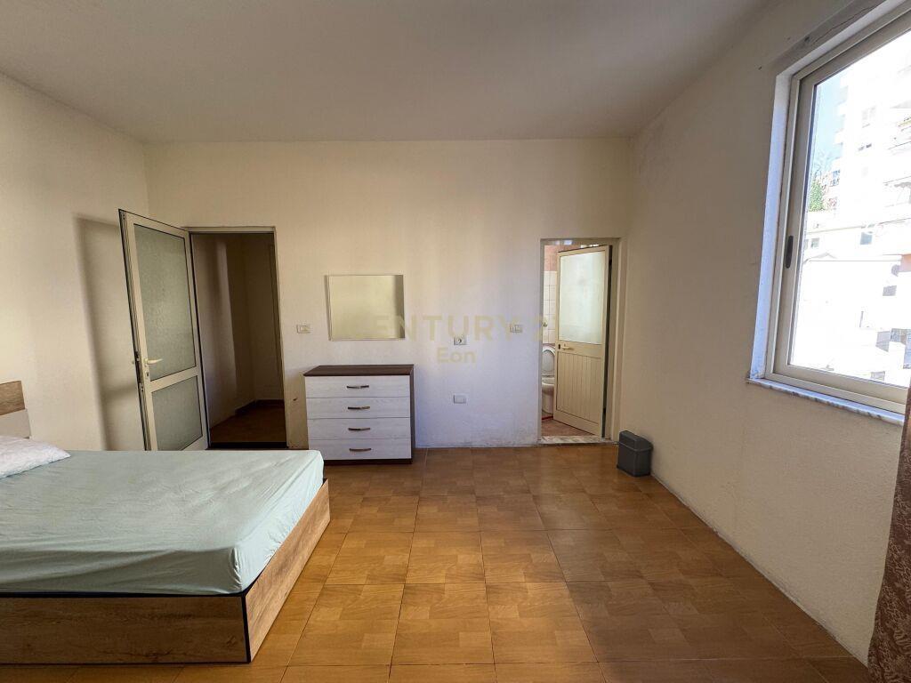 SHITET 2 APARTAMENTE 1+1 DHE 2+1 ME PAMJE DETI NE VOLLGA !!