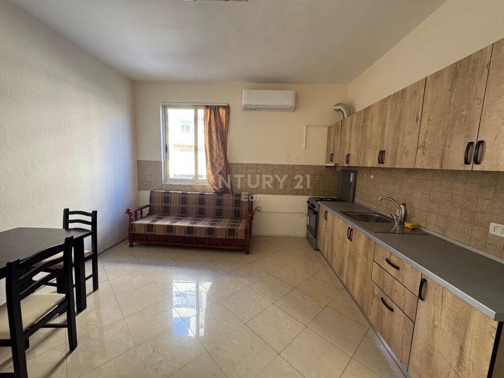 SHITET 2 APARTAMENTE 1+1 DHE 2+1 ME PAMJE DETI NE VOLLGA !!