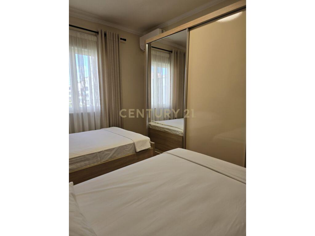 Shitet Apartament 2+1 në Durrës pranë Drejtorisë së Policisë