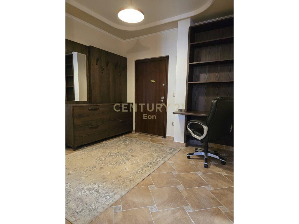 Shitet Apartament 2+1 në Durrës pranë Drejtorisë së Policisë