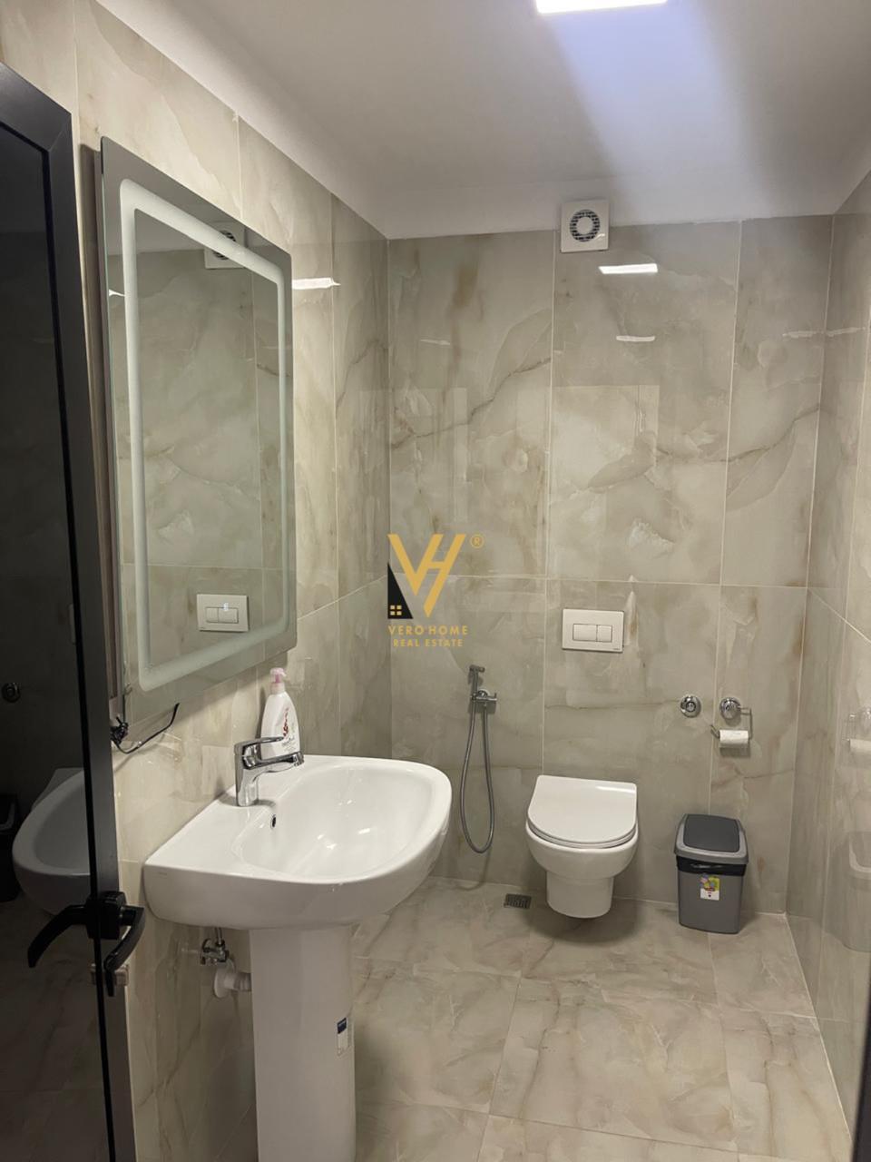 ZYRA 200 M2 ME QERA NE KASHAR 1.750 EURO