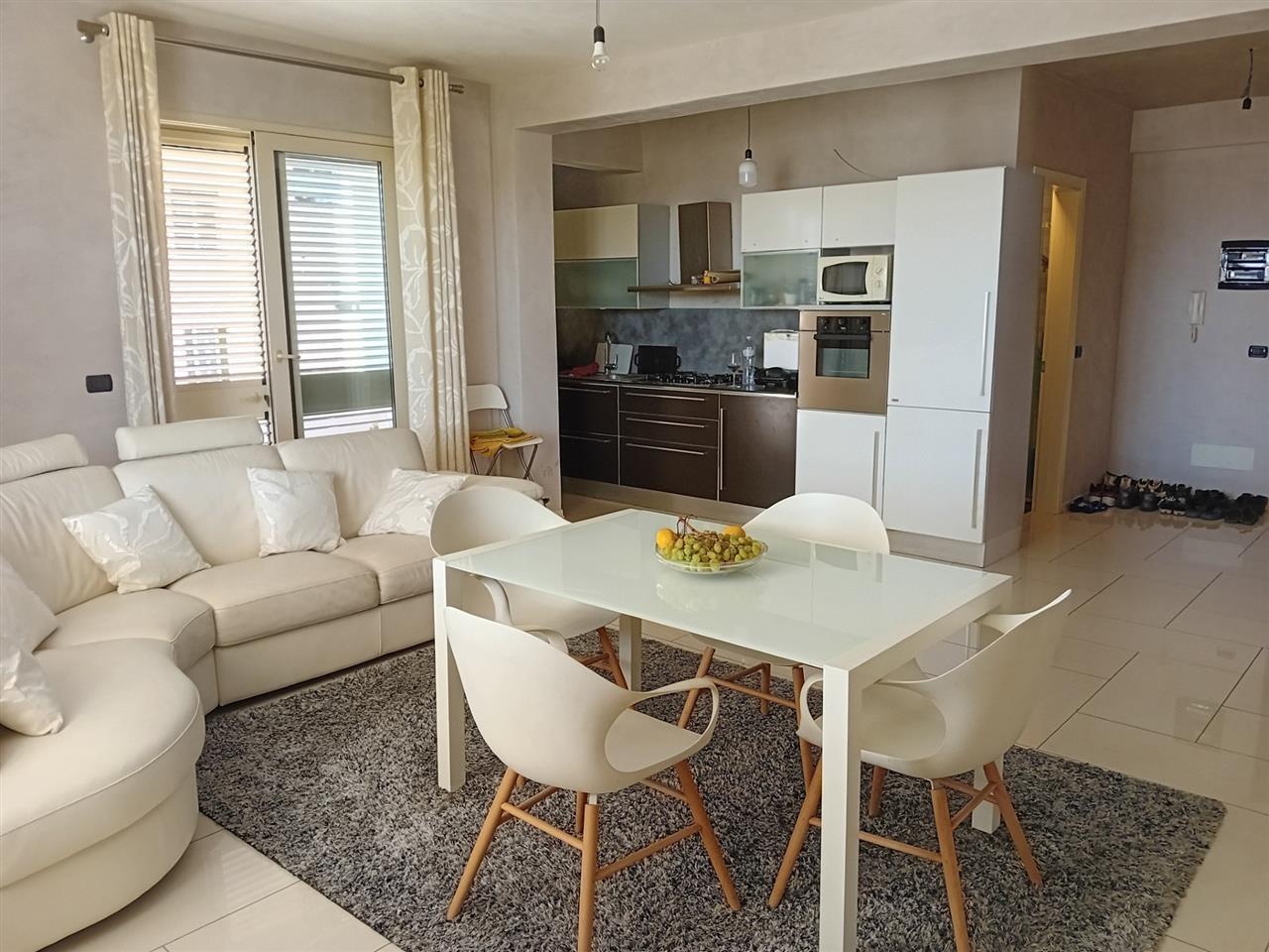 SHITET APARTAMENT 3+1 DURRES