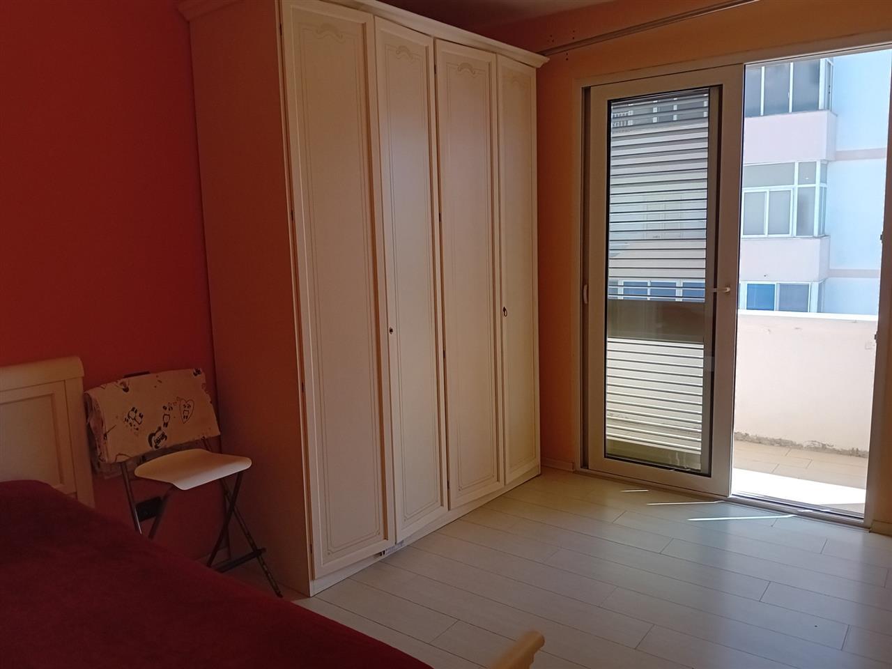 SHITET APARTAMENT 3+1 DURRES