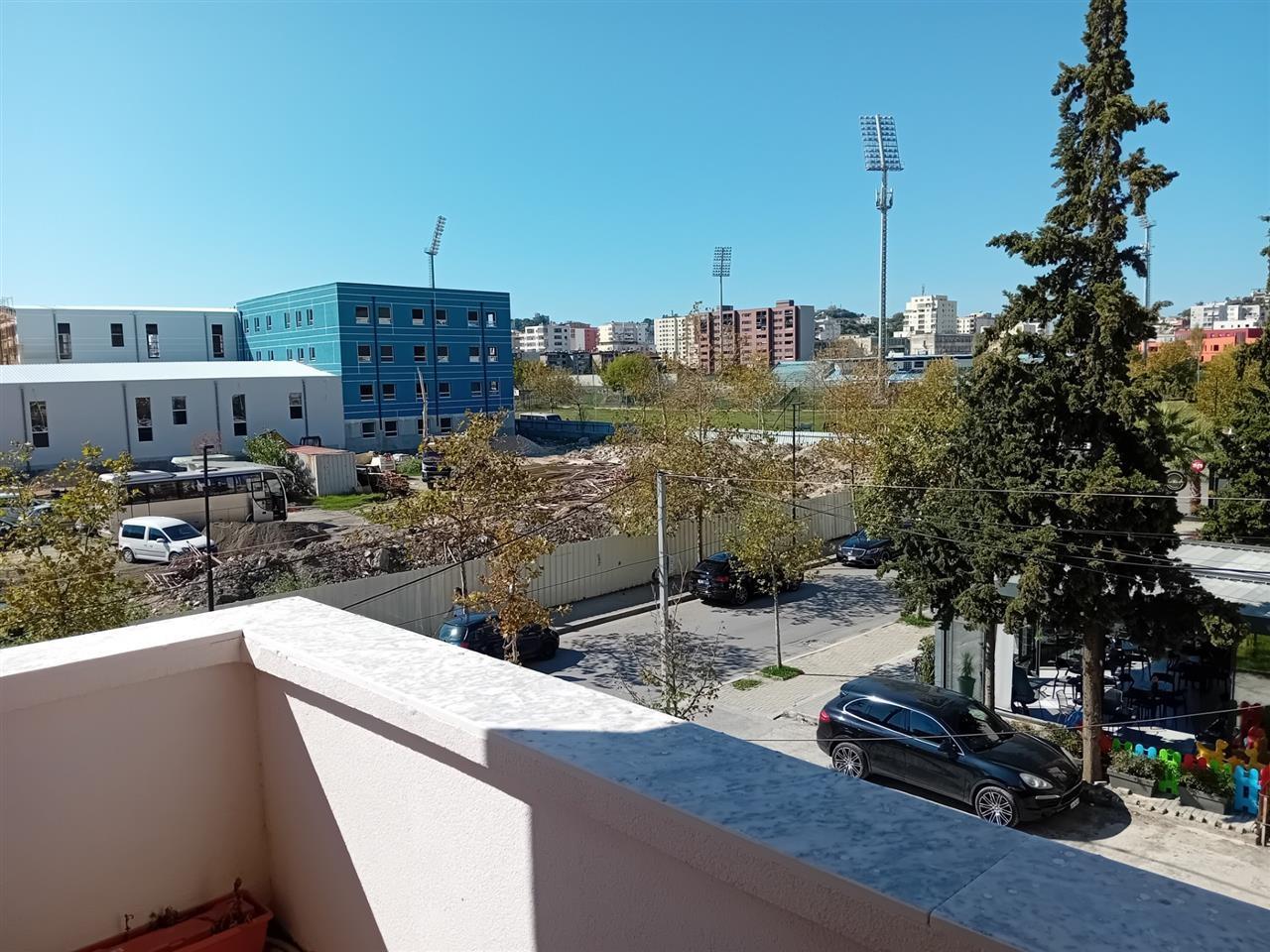 SHITET APARTAMENT 3+1 DURRES