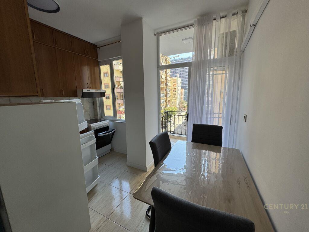Apartament 1+1 te Komuna e Parisit